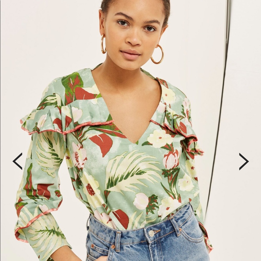 TOPSHOP Floral Print Ruffled Detail Top